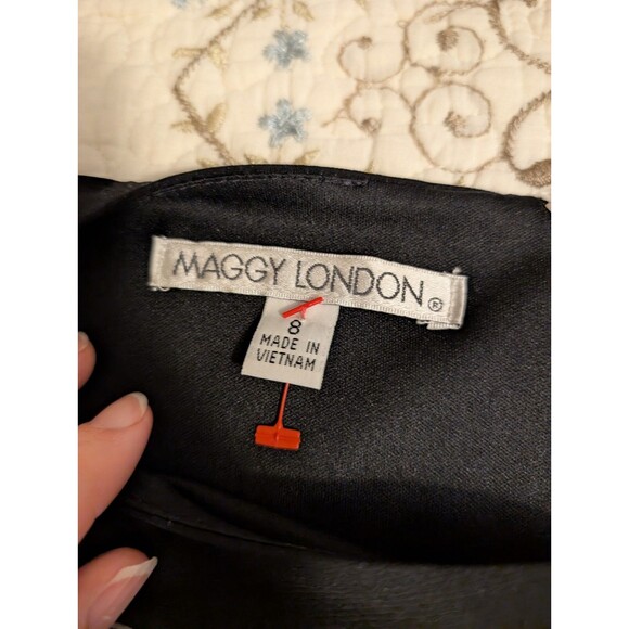 Maggie London Long Sleeve Black And White Round Neck Sheath Dress Size 8 - Picture 7 of 14